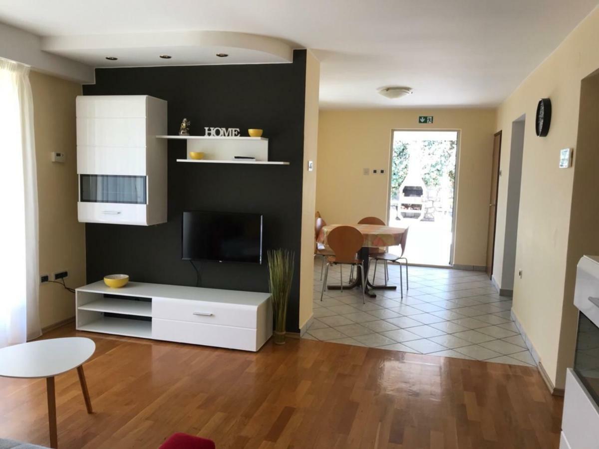 Deluxe Apartment Dora With A Private Parking, Terrace And See View Риека Экстерьер фото